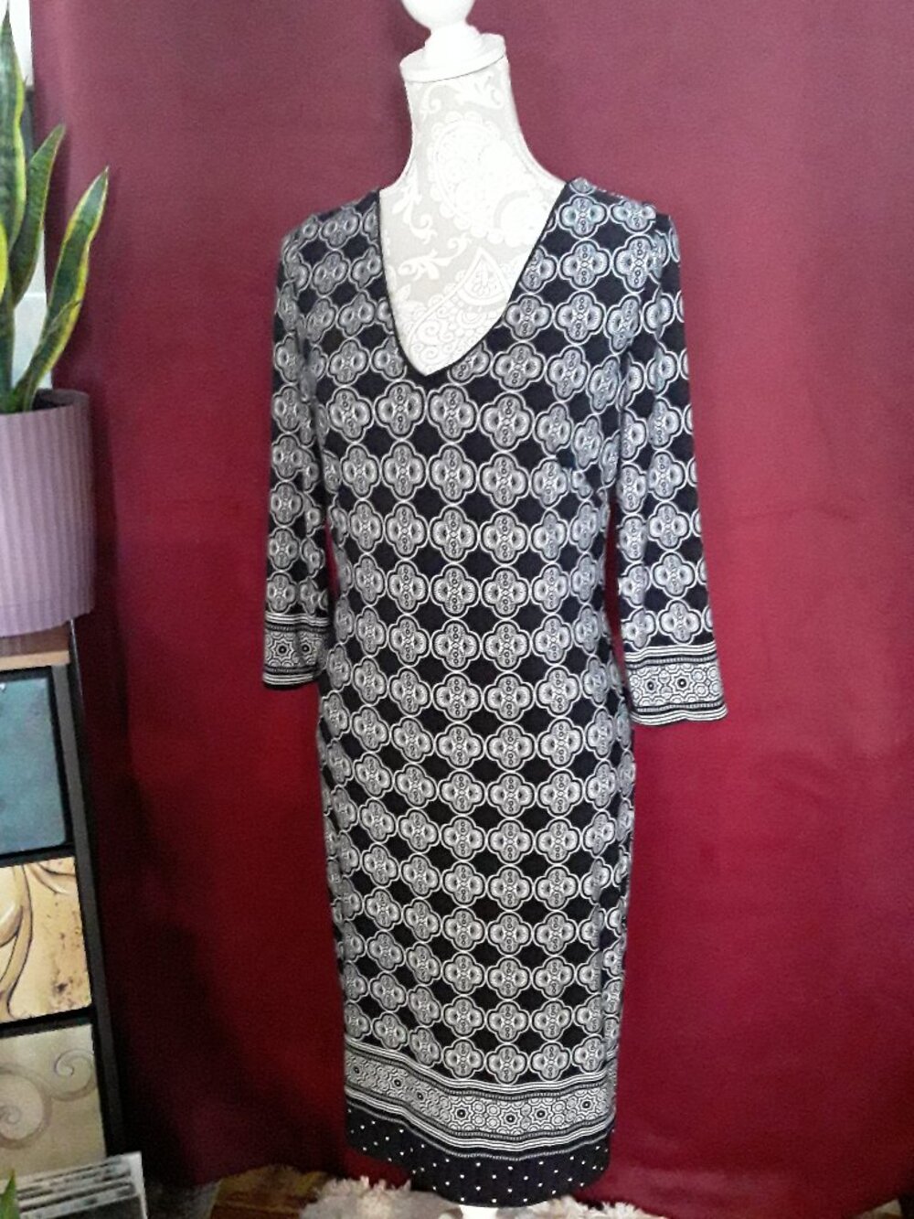 White House Black Market 3/4 sleeve midi dress size S